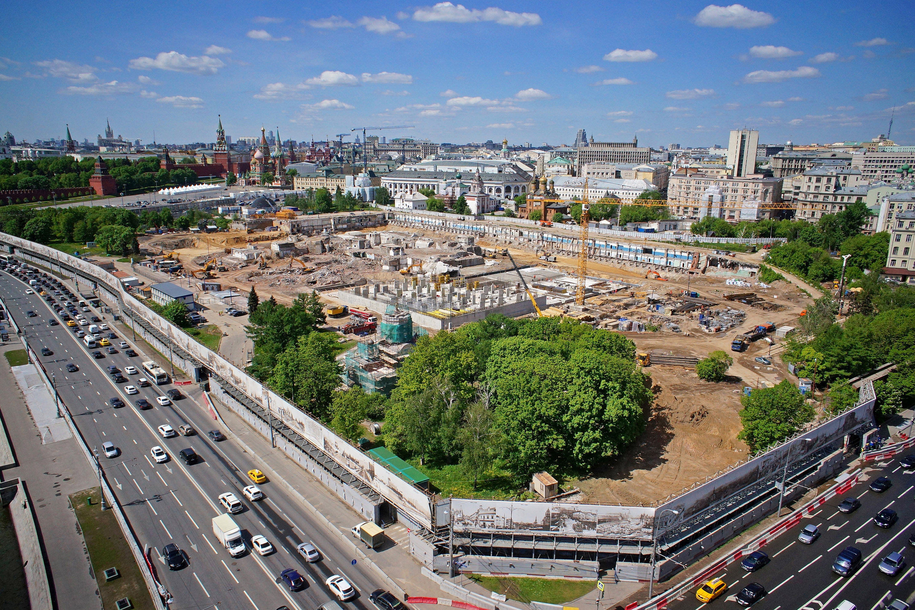 Строительство улиц в москве. Парк Зарядье в Москве. Парк Зарядье Москва вид сверху. Парк Зарядье сверху. Парк Зарядье стройка.